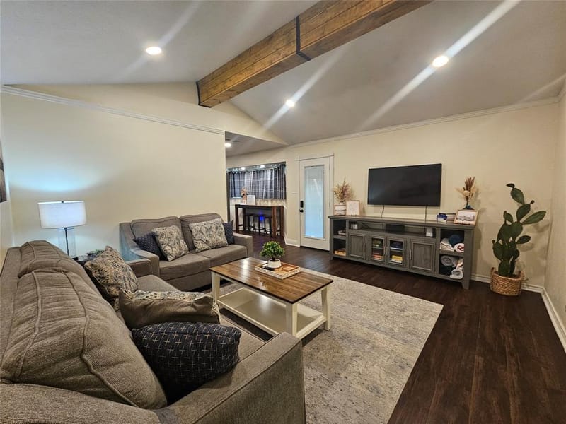 311 Town Creek Drive, Euless TX 76039 - Photo 8