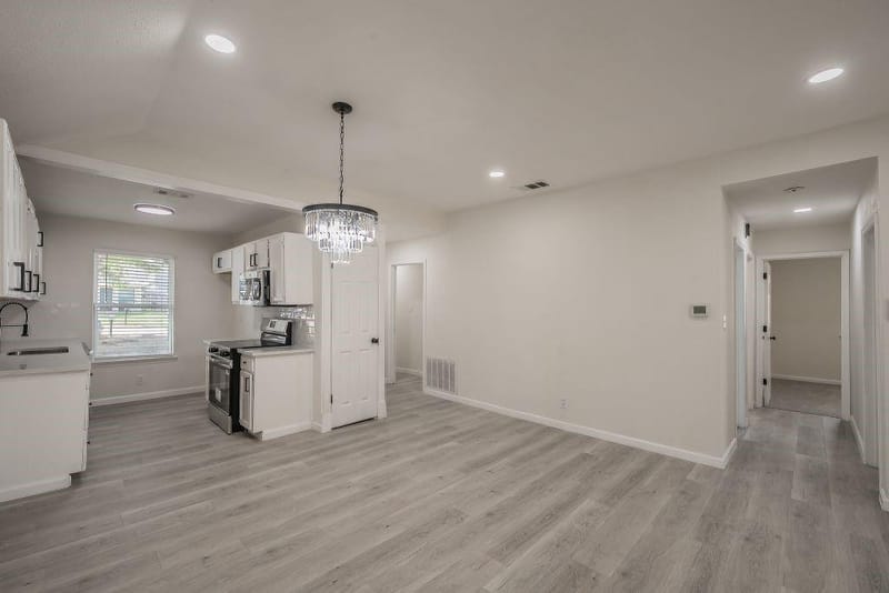 4811 Abbott Avenue, Arlington TX 76018 - Photo 6