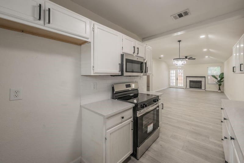 4811 Abbott Avenue, Arlington TX 76018 - Photo 13