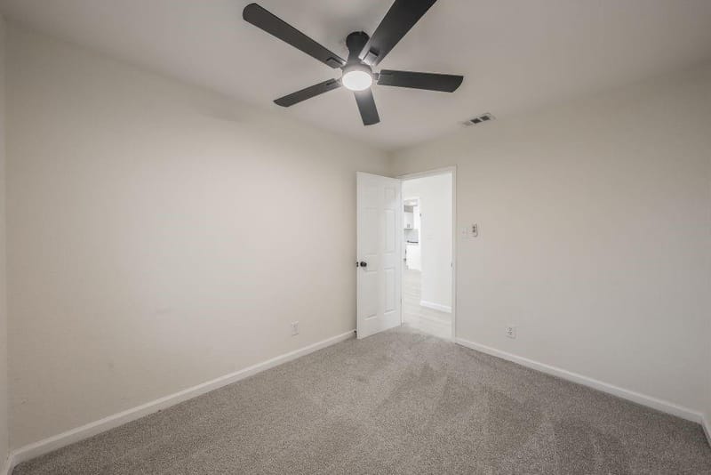 4811 Abbott Avenue, Arlington TX 76018 - Photo 16