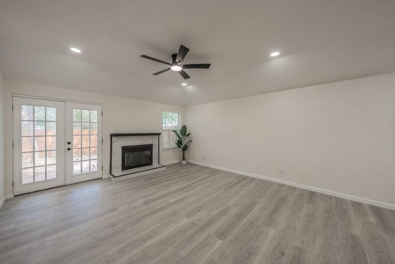 4811 Abbott Avenue, Arlington TX 76018 - Photo 7