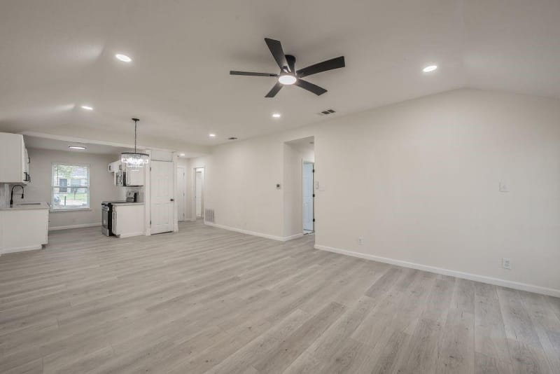 4811 Abbott Avenue, Arlington TX 76018 - Photo 9