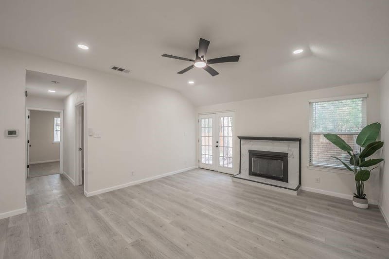 4811 Abbott Avenue, Arlington TX 76018 - Photo 8