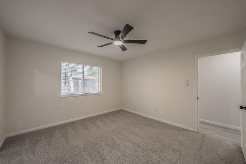 4811 Abbott Avenue, Arlington TX 76018 - Photo 25