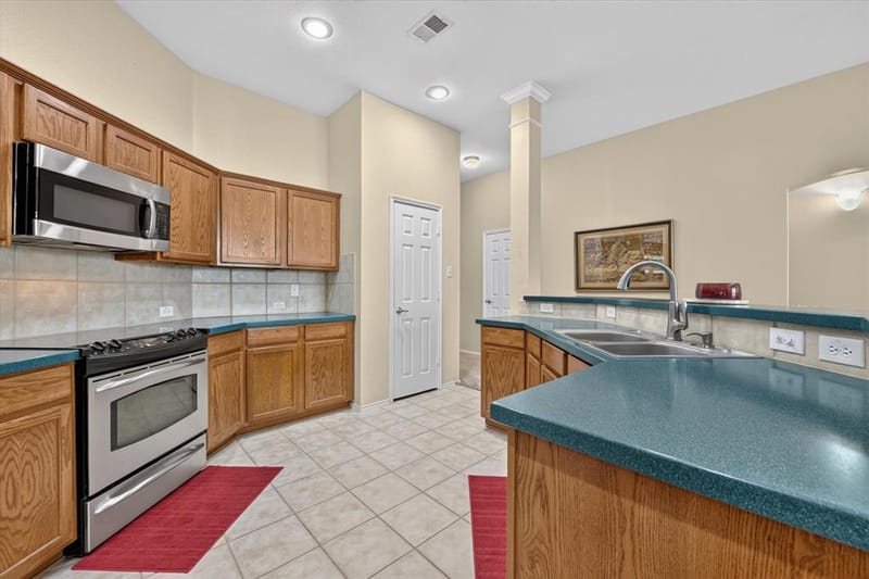 5717 Southern Hills Drive, North Richland Hills TX 76180 - Photo 16