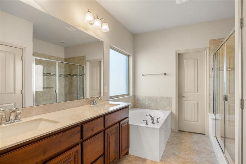 5103 Glen Meadow Drive, Arlington TX 76001 - Photo 13