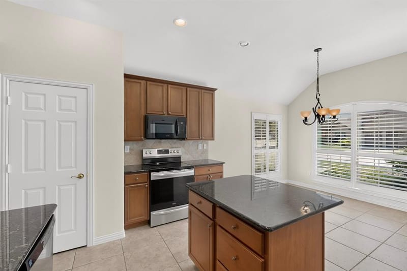 9900 Hanford Drive, Denton TX 76207 - Photo 18