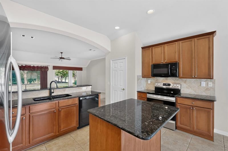 9900 Hanford Drive, Denton TX 76207 - Photo 19