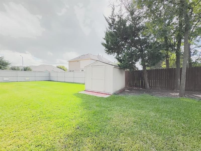 717 Keswick Drive, DeSoto TX 75115 - Photo 33