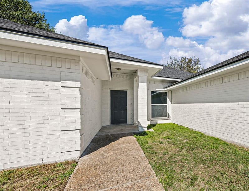 1923 Ramada Drive, Waco TX 76712 - Photo 2