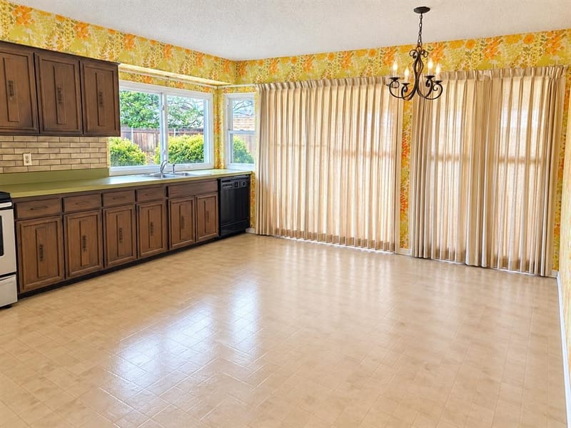 2806 Arcadia Lane, Carrollton TX 75007 - Photo 6