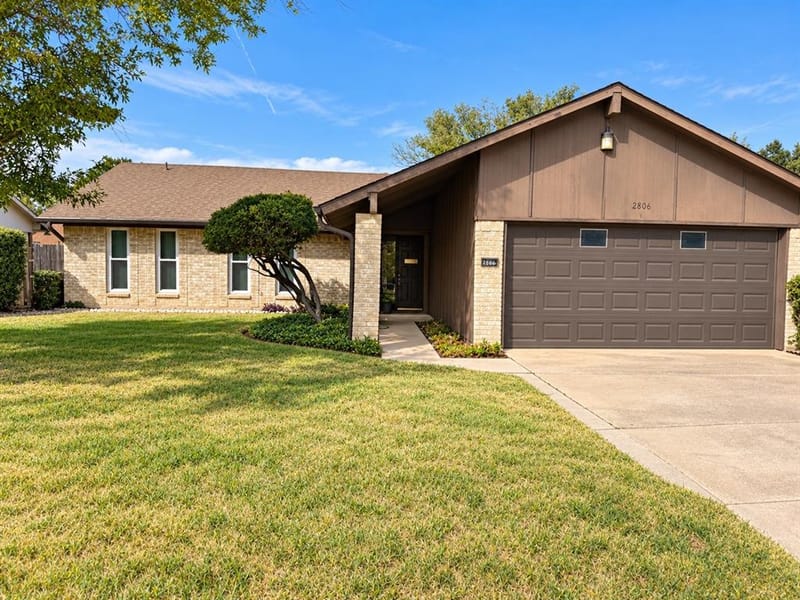 2806 Arcadia Lane, Carrollton TX 75007