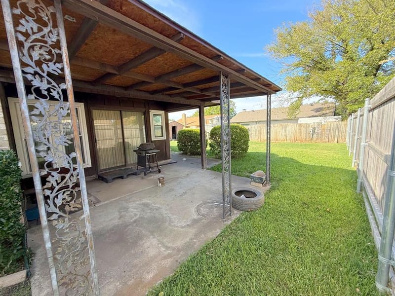 2806 Arcadia Lane, Carrollton TX 75007 - Photo 9
