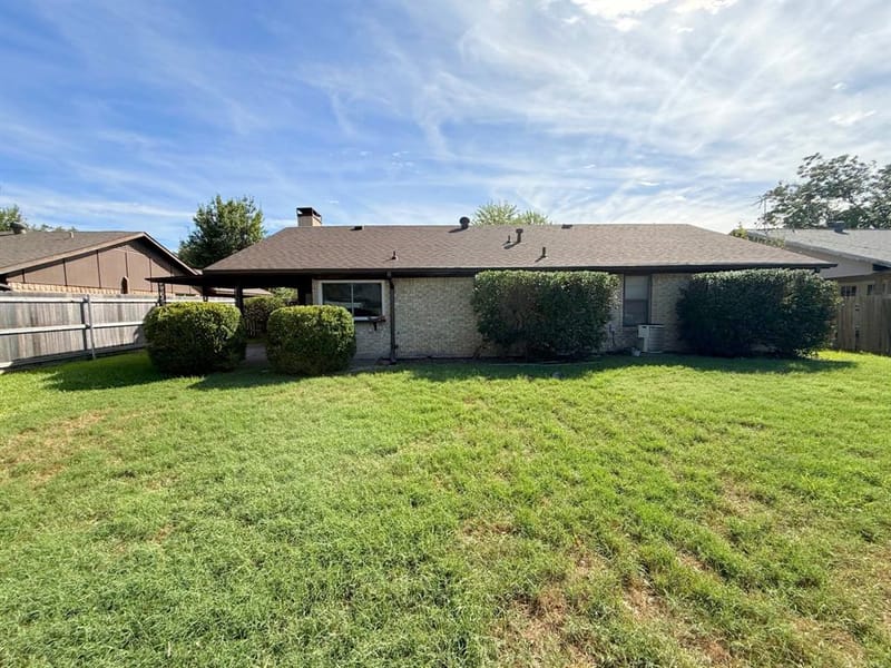 2806 Arcadia Lane, Carrollton TX 75007 - Photo 11