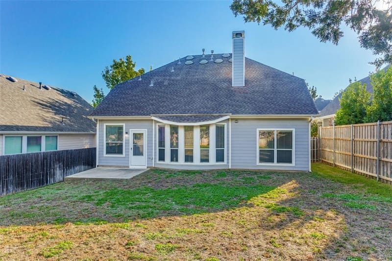 1021 Honeysuckle, Grapevine TX 76051 - Photo 23