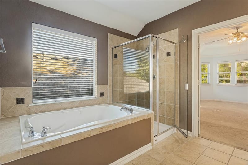 1021 Honeysuckle, Grapevine TX 76051 - Photo 16