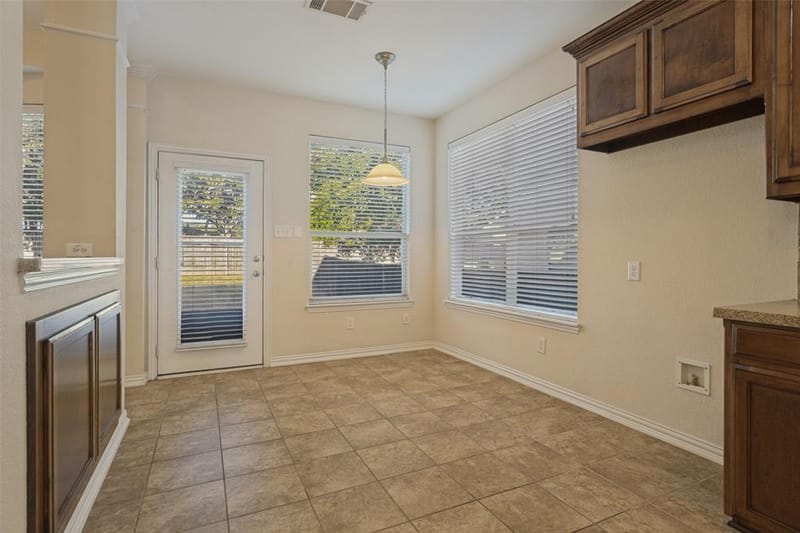 1021 Honeysuckle, Grapevine TX 76051 - Photo 10