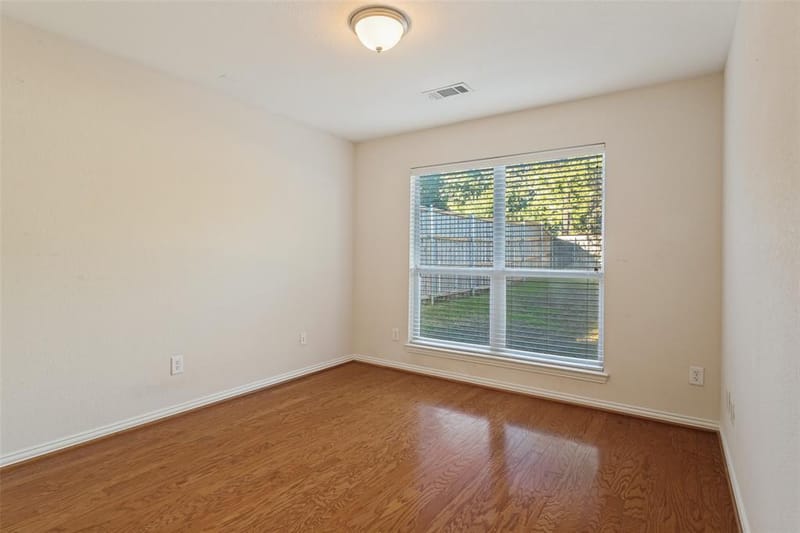 1021 Honeysuckle, Grapevine TX 76051 - Photo 18