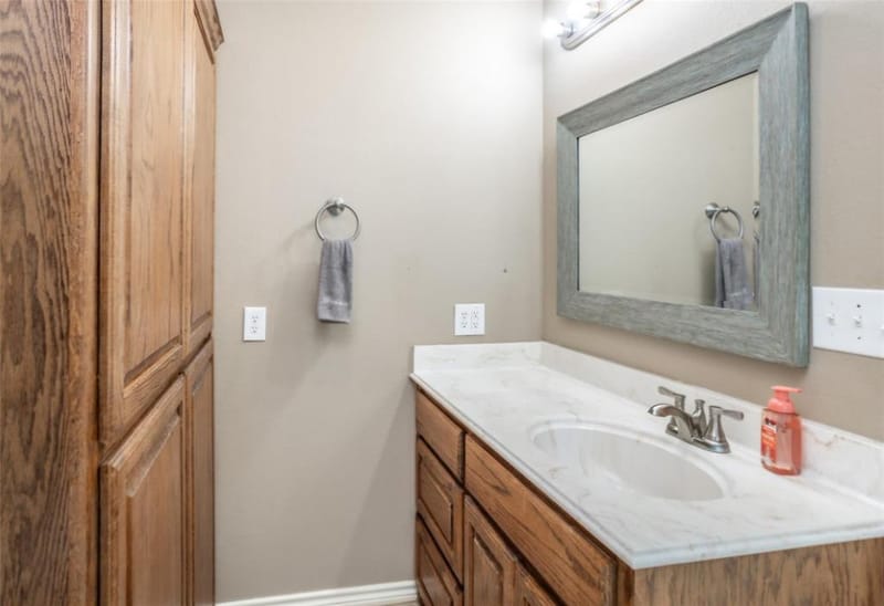 406 W Elm Street, Collinsville TX 76233 - Photo 13