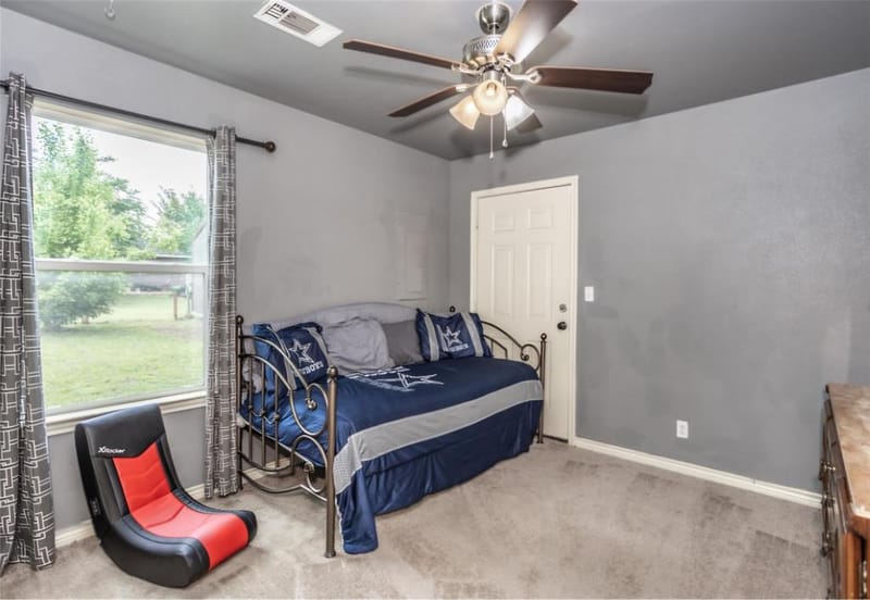 406 W Elm Street, Collinsville TX 76233 - Photo 17