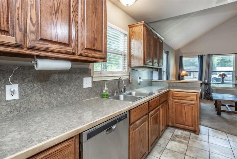 406 W Elm Street, Collinsville TX 76233 - Photo 7