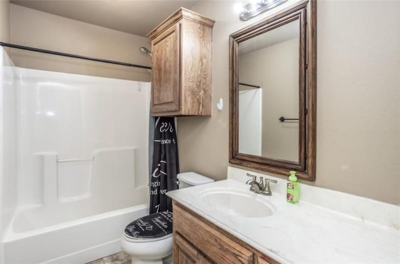 406 W Elm Street, Collinsville TX 76233 - Photo 18