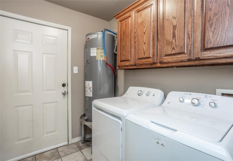 406 W Elm Street, Collinsville TX 76233 - Photo 11
