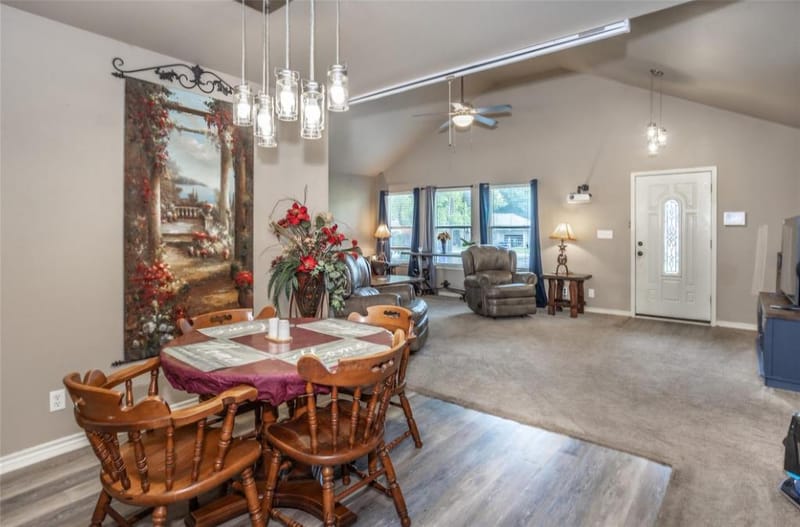406 W Elm Street, Collinsville TX 76233 - Photo 4
