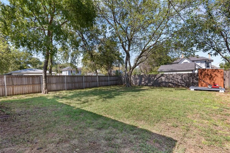 1031 W Gandy Street, Denison TX 75020 - Photo 23