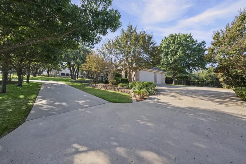 135 Country Vista Circle, Burleson TX 76028 - Photo 2