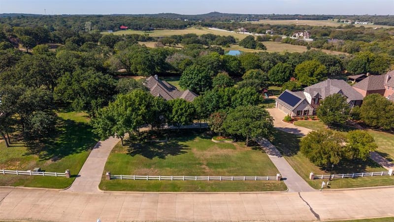 135 Country Vista Circle, Burleson TX 76028 - Photo 32
