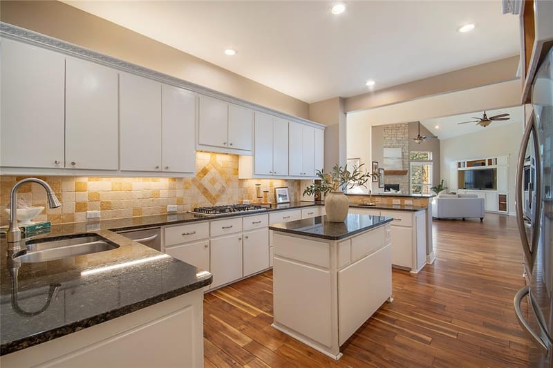 3107 Hillside Drive, Highland Village TX 75077 - Photo 12