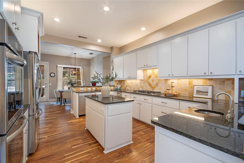 3107 Hillside Drive, Highland Village TX 75077 - Photo 9