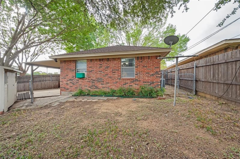 1515 Blackwell Drive, Irving TX 75061 - Photo 5