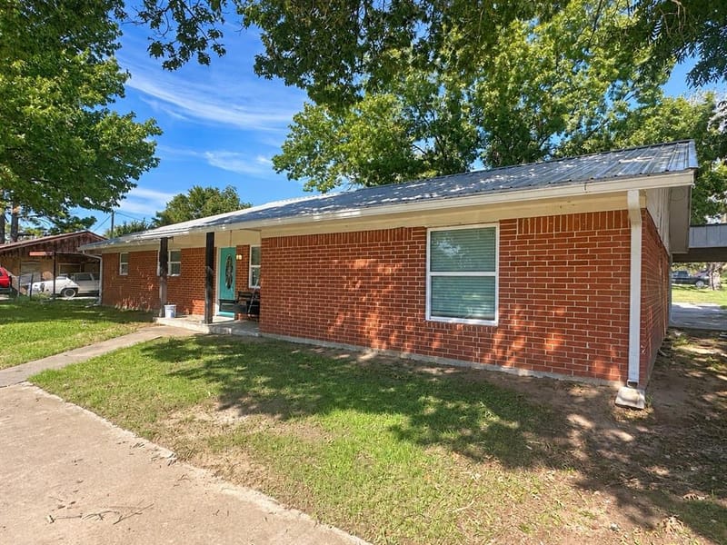106 California Street, Saint Jo TX 76265 - Photo 2