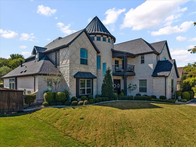 305 Landview Drive, Burleson TX 76028 - Photo 2