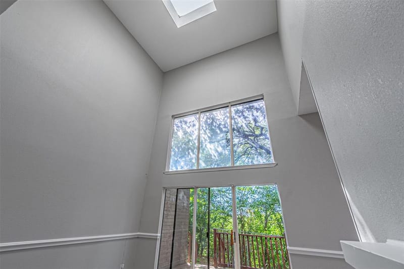 808 Heights Drive, Fort Worth TX 76112 - Photo 10