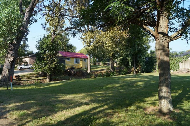 402 E College St, Canton TX 75103 - Photo 23