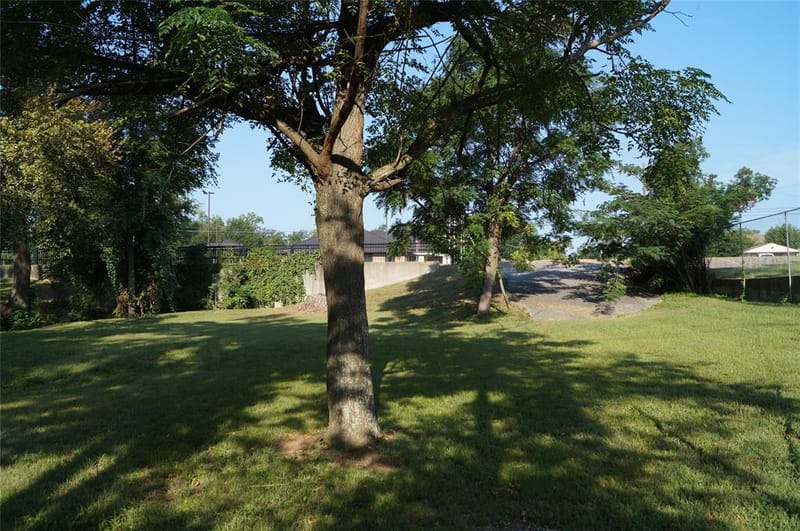 402 E College St, Canton TX 75103 - Photo 27
