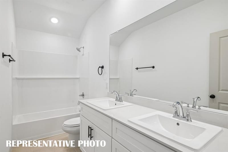 5206 Springlake Parkway, Haltom City TX 76117 - Photo 14