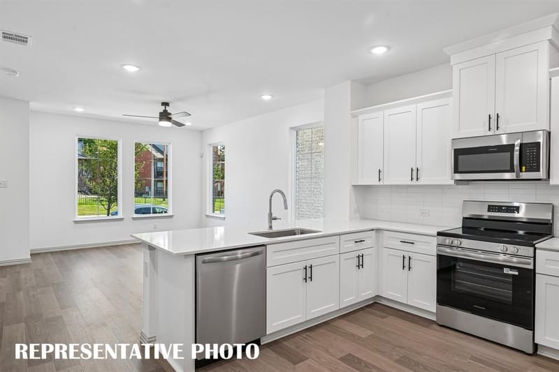 5206 Springlake Parkway, Haltom City TX 76117 - Photo 8