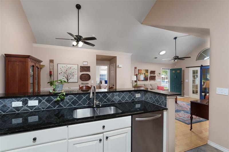 807 Cara Lane, Arlington TX 76012 - Photo 12