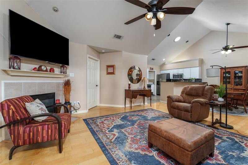 807 Cara Lane, Arlington TX 76012 - Photo 5