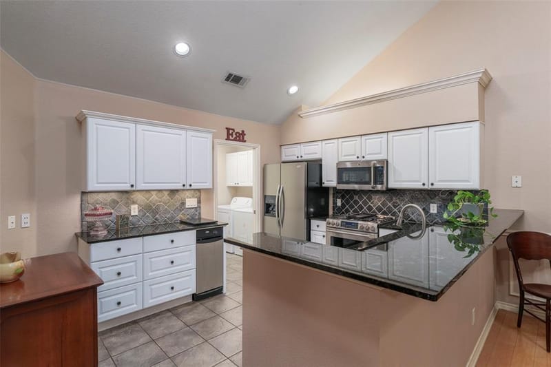 807 Cara Lane, Arlington TX 76012 - Photo 9