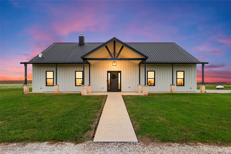 231 HCR 2312, Abbott TX 76621