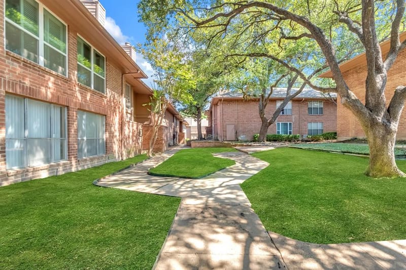 10556 High Hollows Drive, Dallas TX 75230 - Photo 2