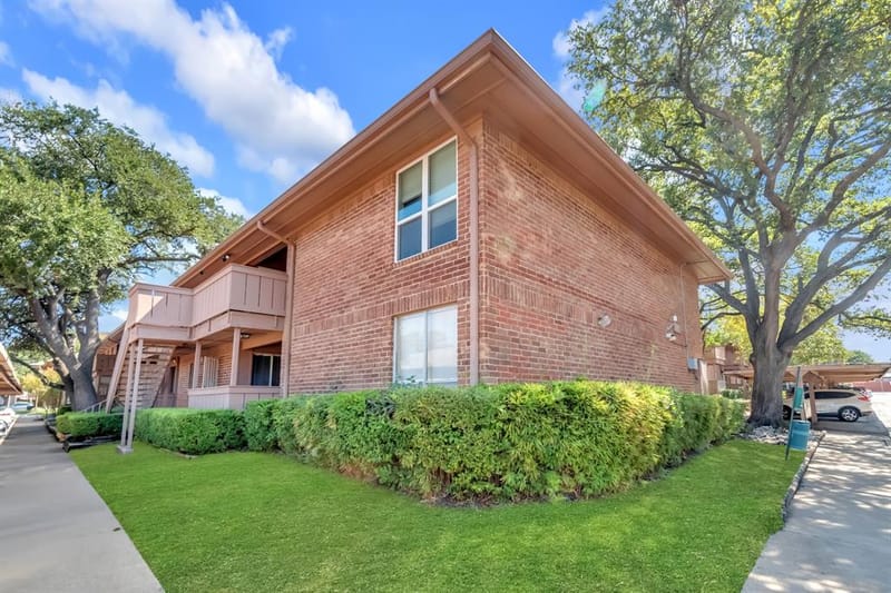 10556 High Hollows Drive, Dallas TX 75230 - Photo 3