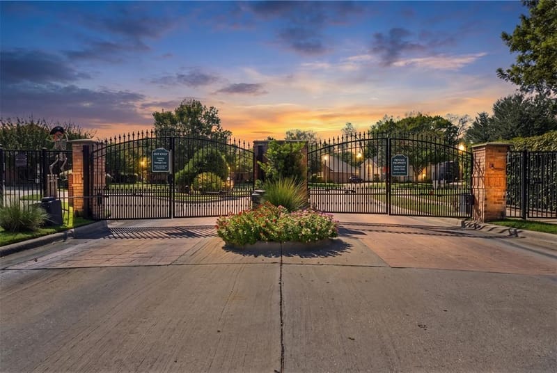 5589 Greenview Court, North Richland Hills TX 76148 - Photo 3