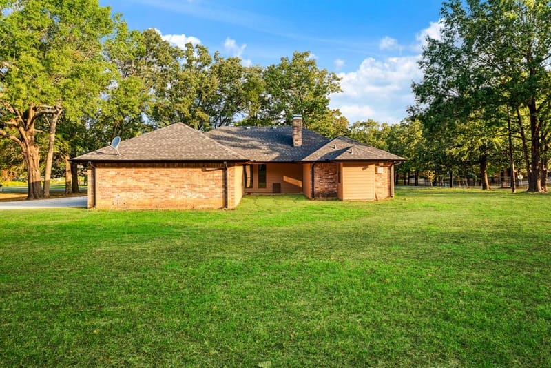 3820 Lakeshore Drive, Reno TX 75462 - Photo 15