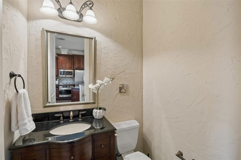 4085 Winsor Drive, Farmers Branch TX 75244 - Photo 20